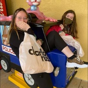 Meet your Posher, Emily